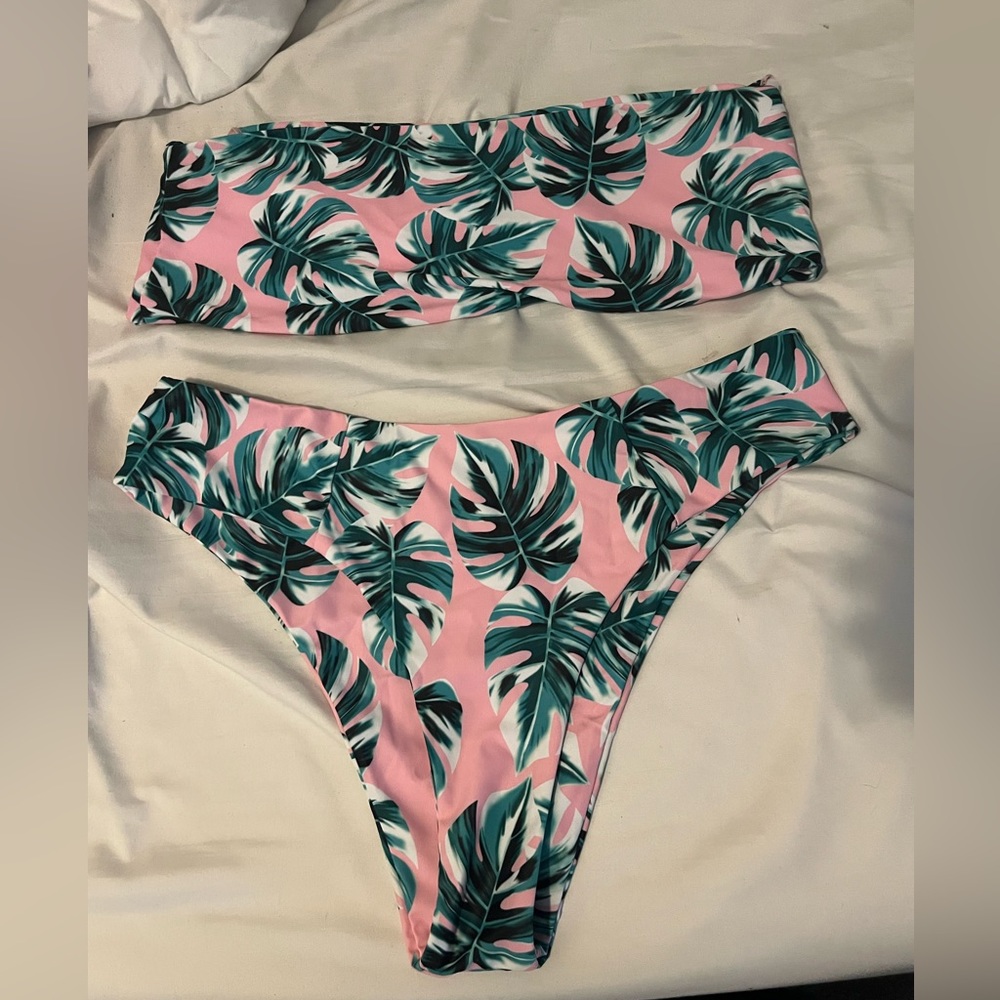 Women’s tube top bikini size large